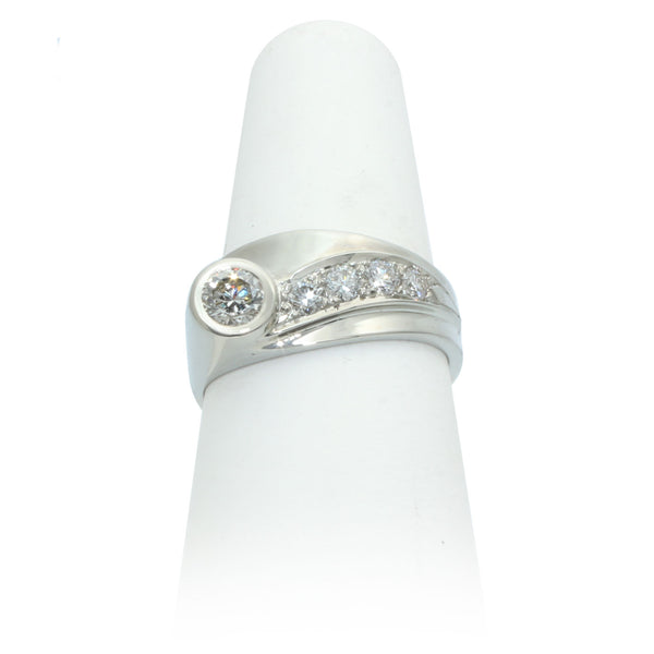 Size 7.5 - Modern Diamond Ring